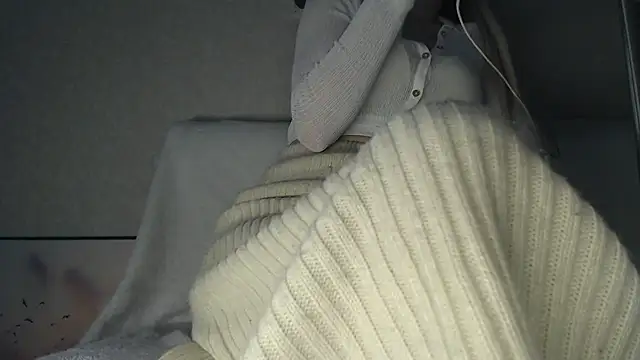 Snapshot of charm__me chatting on 02/16/26, 10:06 charm me online show from 02/16/26, 10:06