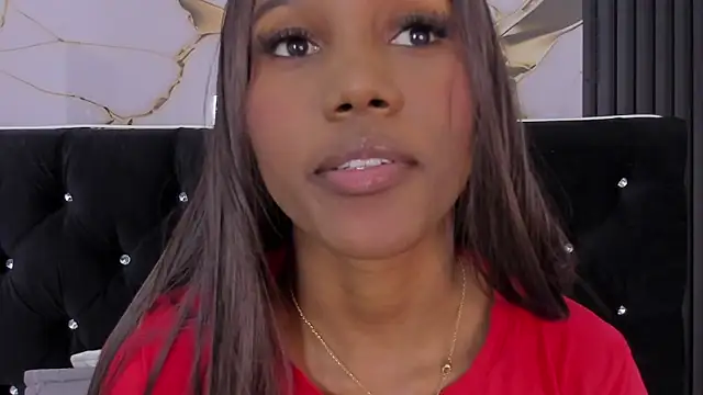 Snapshot of Mia_Devereaux167 chatting on 03/24/26, 06:35 Mia Devereaux167 online show from 03/24/26, 06:35