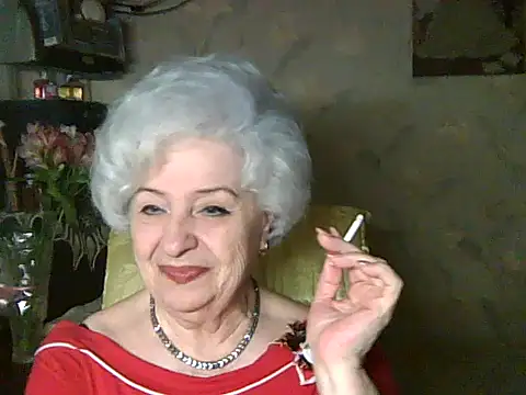 Snapshot of ValeriaKroww chatting on 05/14/26, 04:36 ValeriaKroww online show from 05/14/26, 04:36