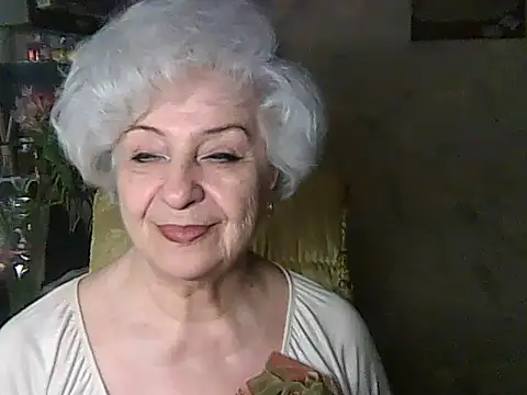 Snapshot of ValeriaKroww chatting on 05/15/26, 04:41 ValeriaKroww online show from 05/15/26, 04:41