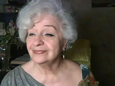 Snapshot of ValeriaKroww chatting on 05/18/26, 04:13 ValeriaKroww online show from 05/18/26, 04:13