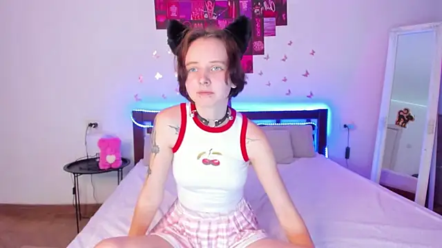 Snapshot of OliviaFlex chatting on 11/06/25, 09:32 OliviaFlex online show from 11/06/25, 09:32