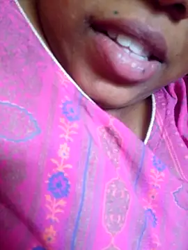 Snapshot of Mathi_cam chatting on 03/26/26, 10:54 Mathi cam online show from 03/26/26, 10:54