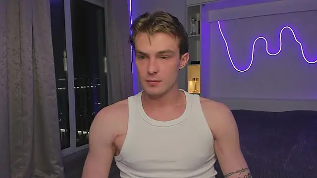 Snapshot of DanteRay chatting on 11/08/25, 11:58 DanteRay online show from 11/08/25, 11:58