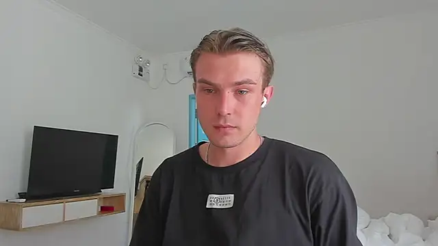 Snapshot of DanteRay chatting on 03/13/26, 04:30 DanteRay online show from 03/13/26, 04:30