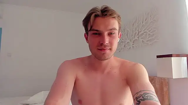 Snapshot of DanteRay chatting on 03/17/26, 05:44 DanteRay online show from 03/17/26, 05:44