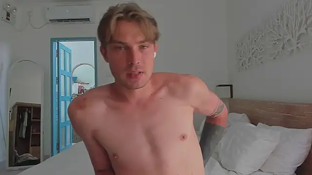 Snapshot of DanteRay chatting on 03/29/26, 05:51 DanteRay online show from 03/29/26, 05:51