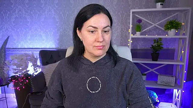 Snapshot of VelvetLuck chatting on 03/06/26, 01:40 VelvetLuck online show from 03/06/26, 01:40