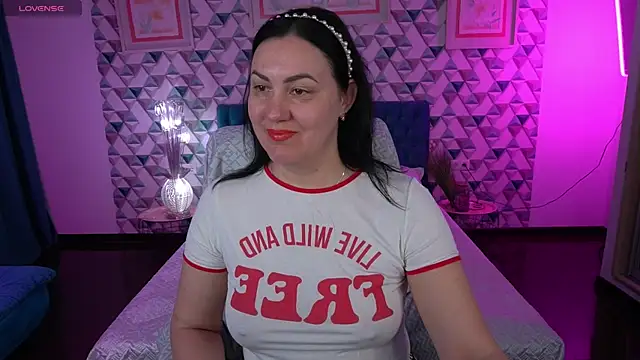 Snapshot of VelvetLuck chatting on 04/09/26, 05:51 VelvetLuck online show from 04/09/26, 05:51