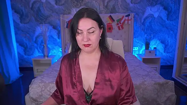 Snapshot of VelvetLuck chatting on 07/18/26, 12:53 VelvetLuck online show from 07/18/26, 12:53