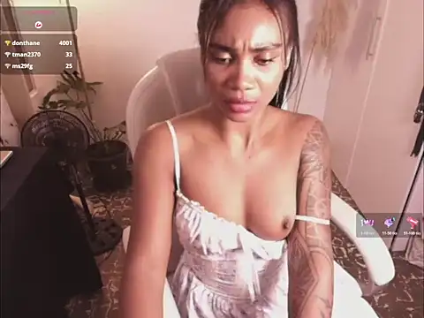 Snapshot of Miss_Benz chatting on 01/18/26, 04:27 Miss Benz online show from 01/18/26, 04:27