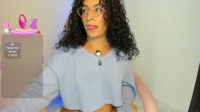 Snapshot of misslya00 chatting on 12/18/25, 03:45 misslya00 online show from 12/18/25, 03:45