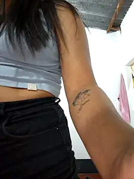 lapicarona18 online show from 11/08/25, 10:41