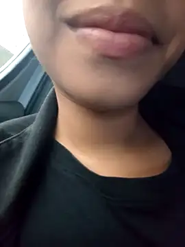 Snapshot of Morenaizzy chatting on 11/06/25, 02:40 Morenaizzy online show from 11/06/25, 02:40