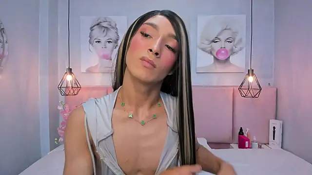 Snapshot of sensual_skinny chatting on 11/18/25, 09:19 sensual skinny online show from 11/18/25, 09:19