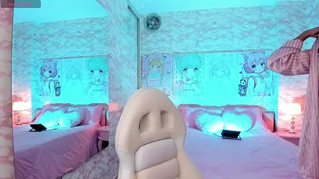 Snapshot of sensual_skinny chatting on 12/20/25, 02:18 sensual skinny online show from 12/20/25, 02:18