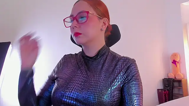 Snapshot of MistressErza chatting on 07/08/26, 03:16 MistressErza online show from 07/08/26, 03:16