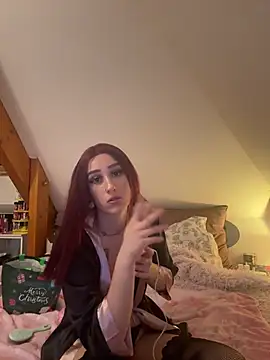 Snapshot of vanille13r chatting on 02/25/26, 07:01 vanille13r online show from 02/25/26, 07:01