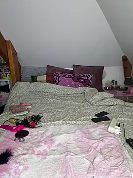 vanille13r online show from 03/18/26, 06:11