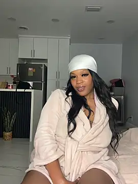 Snapshot of PrincessDreamm chatting on 03/10/26, 12:48 PrincessDreamm online show from 03/10/26, 12:48