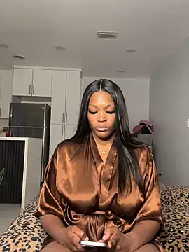 Snapshot of PrincessDreamm chatting on 04/20/26, 11:28 PrincessDreamm online show from 04/20/26, 11:28