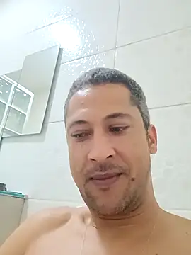 Snapshot of Arrombador20 chatting on 04/01/26, 04:57 Arrombador20 online show from 04/01/26, 04:57