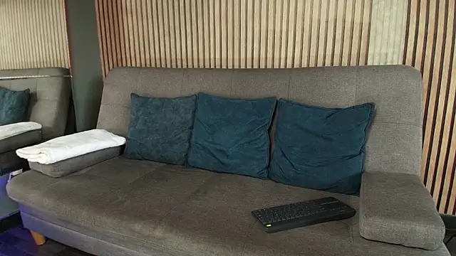 Snapshot of ZyroNight chatting on 11/12/25, 02:17 ZyroNight online show from 11/12/25, 02:17