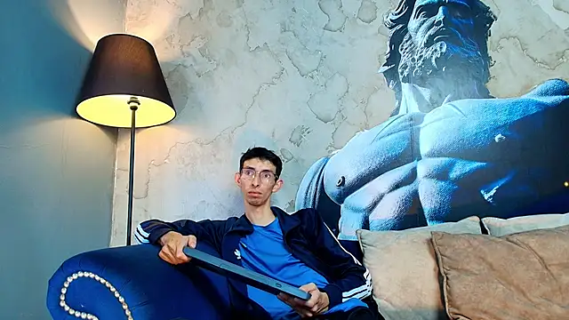 Snapshot of ZyroNight chatting on 12/03/25, 07:12 ZyroNight online show from 12/03/25, 07:12