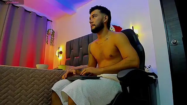 noah corvelle online show from 12/16/25, 01:38