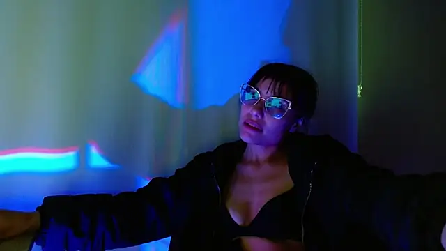 Snapshot of valkiry_ chatting on 11/19/25, 09:59 valkiry online show from 11/19/25, 09:59