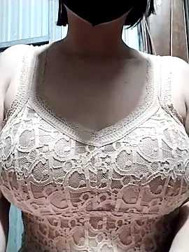 Snapshot of Niramiu chatting on 11/23/25, 04:56 Niramiu online show from 11/23/25, 04:56