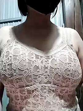 Snapshot of Niramiu chatting on 11/28/25, 03:20 Niramiu online show from 11/28/25, 03:20