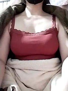 Snapshot of Niramiu chatting on 12/01/25, 04:12 Niramiu online show from 12/01/25, 04:12