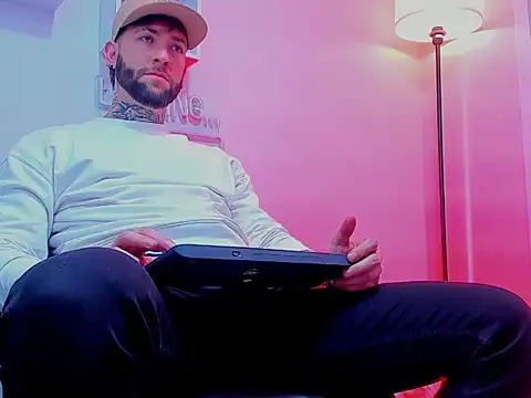 Supreme Alpha online show from 11/22/25, 04:44