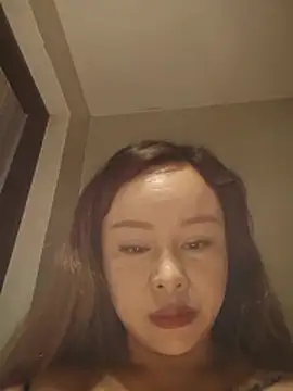 Snapshot of thu-cuoi chatting on 11/22/25, 01:04 thu-cuoi online show from 11/22/25, 01:04