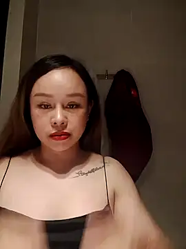 Snapshot of thu-cuoi chatting on 11/24/25, 10:26 thu-cuoi online show from 11/24/25, 10:26