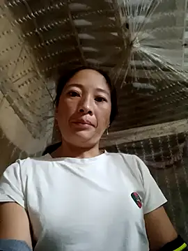 Snapshot of oanh-oanhbay chatting on 11/21/25, 10:08 oanh-oanhbay online show from 11/21/25, 10:08