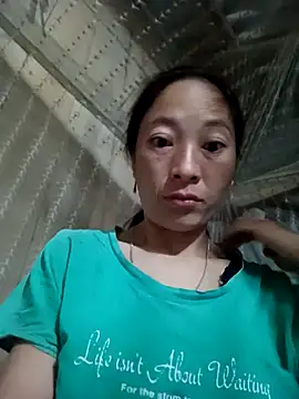 Snapshot of oanh-oanhbay chatting on 11/23/25, 09:25 oanh-oanhbay online show from 11/23/25, 09:25