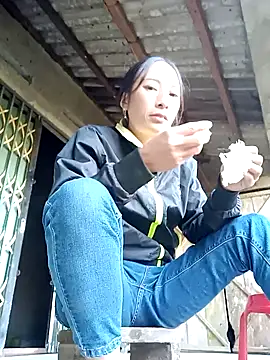 Snapshot of oanh-oanhbay chatting on 11/25/25, 08:58 oanh-oanhbay online show from 11/25/25, 08:58