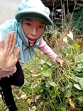 Snapshot of oanh-oanhbay chatting on 12/14/25, 02:39 oanh-oanhbay online show from 12/14/25, 02:39