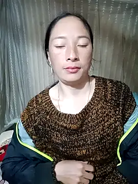 Snapshot of oanh-oanhbay chatting on 12/16/25, 12:21 oanh-oanhbay online show from 12/16/25, 12:21