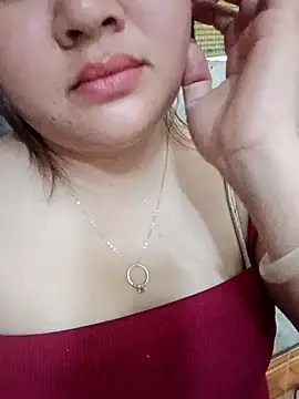 Bee-bgolden online show from 11/10/25, 03:27