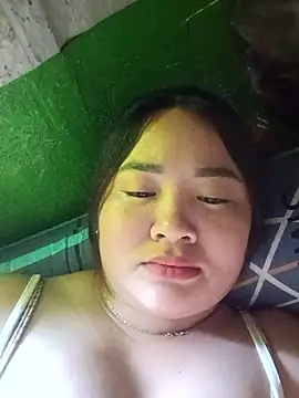 Bee-bgolden online show from 12/18/25, 05:35