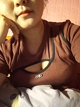 Snapshot of Panda-white chatting on 11/10/25, 02:05 Panda-white online show from 11/10/25, 02:05