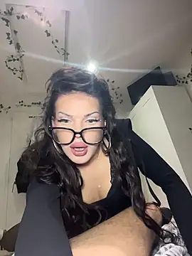 Snapshot of zowi101 chatting on 02/26/26, 03:44 zowi101 online show from 02/26/26, 03:44