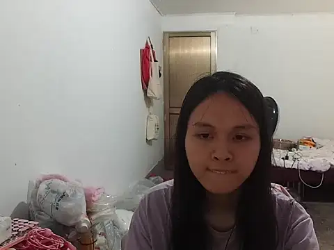 Snapshot of RebelAura chatting on 05/17/26, 11:50 RebelAura online show from 05/17/26, 11:50