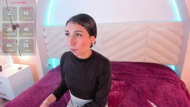 Isabella Crofts online show from 04/02/26, 03:04