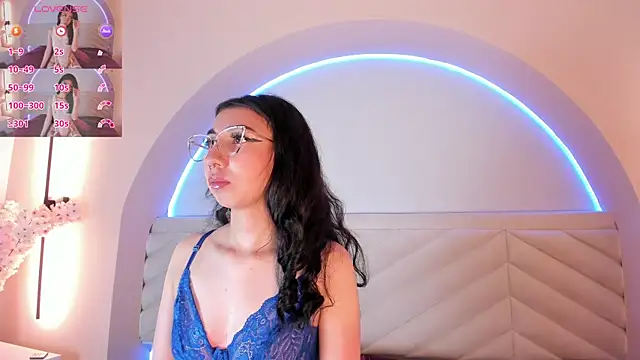 Snapshot of Isabella_Crofts chatting on 05/19/26, 03:02 Isabella Crofts online show from 05/19/26, 03:02