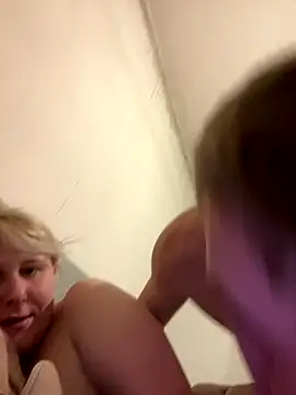 Snapshot of BlondyWe@xh chatting on 11/20/25, 07:57 BlondyWexh online show from 11/20/25, 07:57