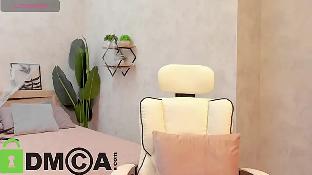 Snapshot of Ella_Burns chatting on 11/05/25, 01:27 Ella Burns online show from 11/05/25, 01:27